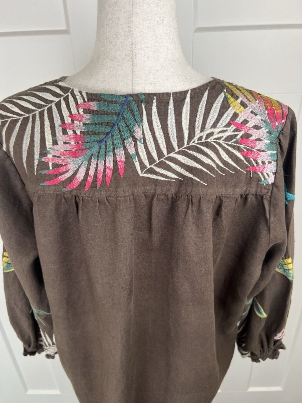 Johnny Was Kahluhi Linen Peasant Blouse L Brown Embroidered Boho Tie Neck Top - Picture 8 of 12